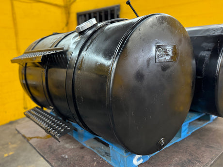 1993 International Fuel Tank Snyder Part # 1622049C92, 100 Gallons