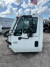 2004 International 4200 SBA - SET-BACK-AXLE Cab