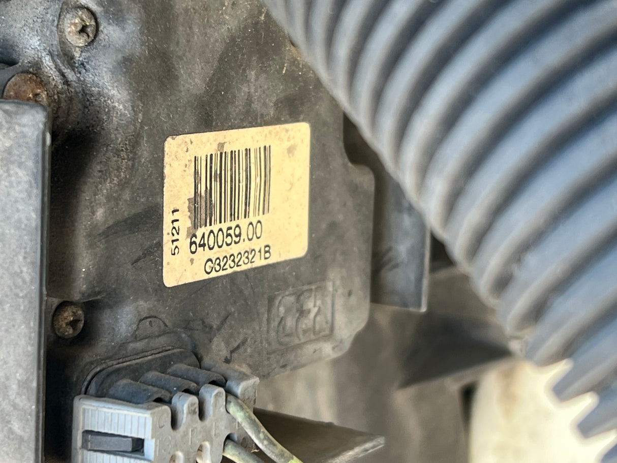 2004 International 4200 SBA - SET-BACK-AXLE Cab