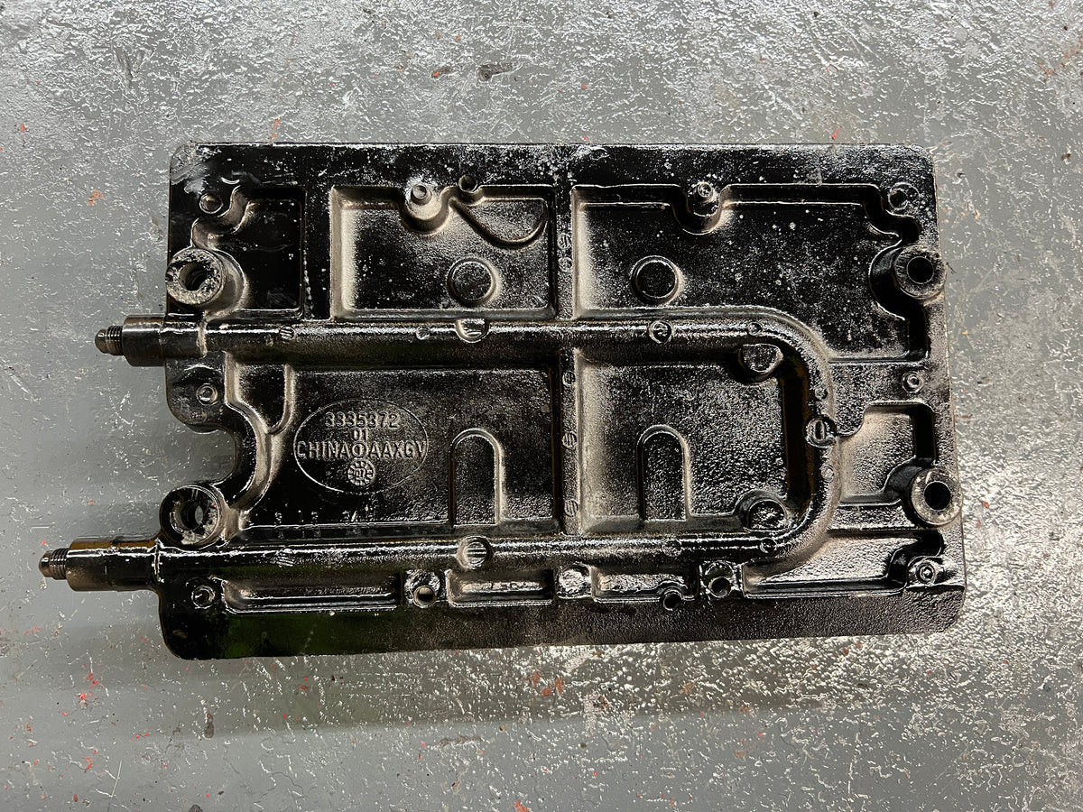 2006 Cummins CM875 Engine Control Module (ECM) 3103533 w/ Cooling Plate 3335372 For Sale