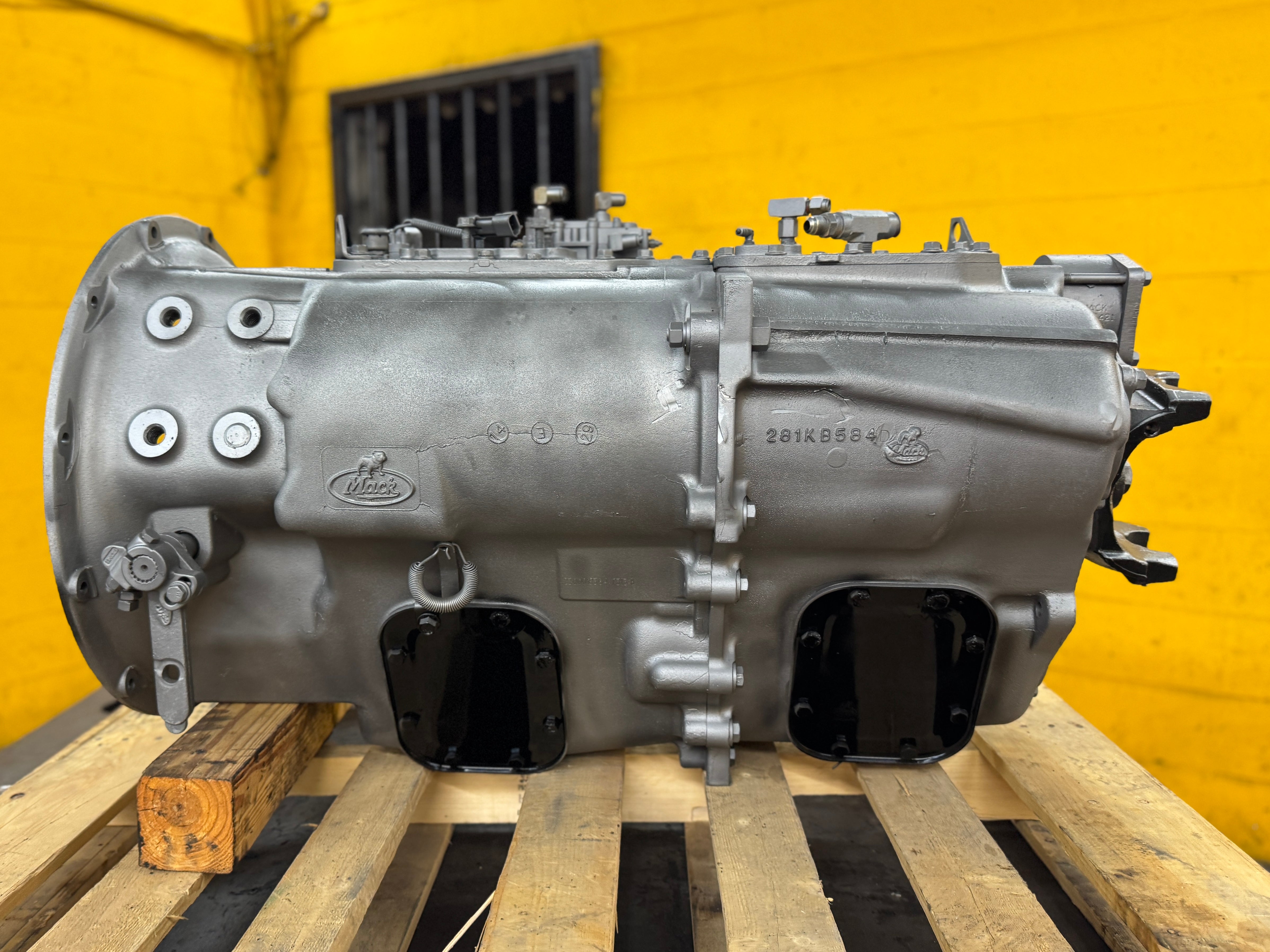 Mack Maxitorque T313 Transmission For Sale, 284KB5218 P2 – CA
