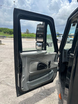 2005 International 8600 SBA Cab