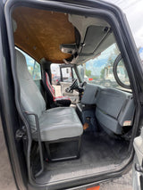 2005 International 8600 SBA Cab