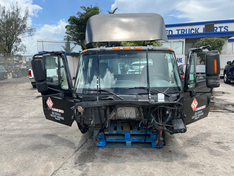 2005 International 8600 SBA Cab