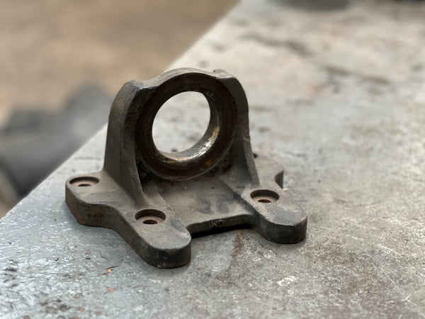 Chevy / GM Front Engine Mounting Bracket Part # 15732793