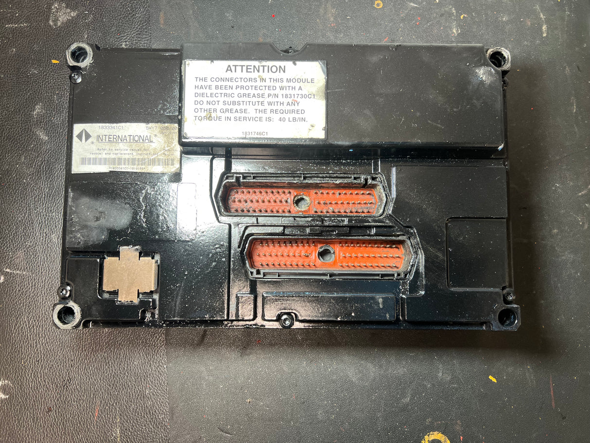 2001 International DT466E Engine Control Module (ECM) 1833341C1