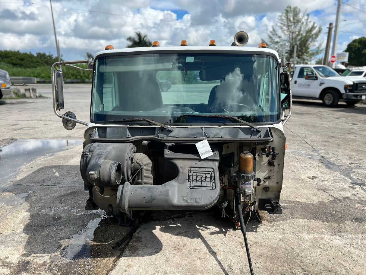 2005 International 9200i CAB Shell