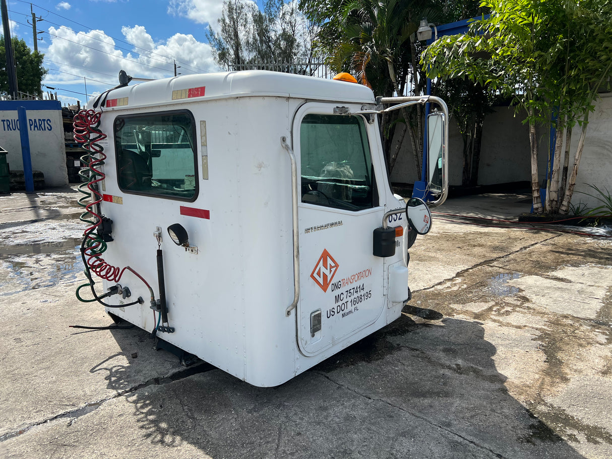 2005 International 9200i CAB Shell