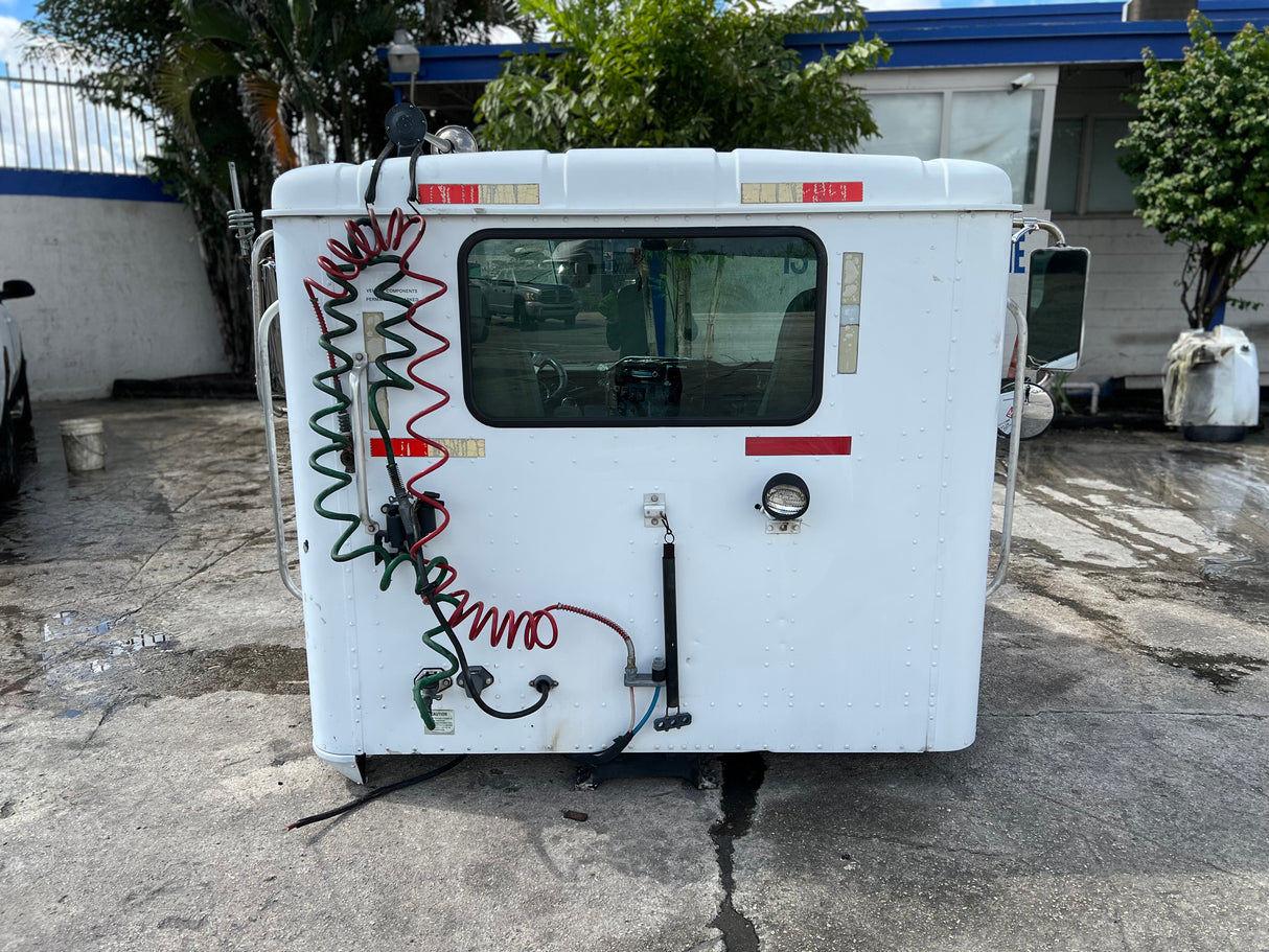 2005 International 9200i CAB Shell