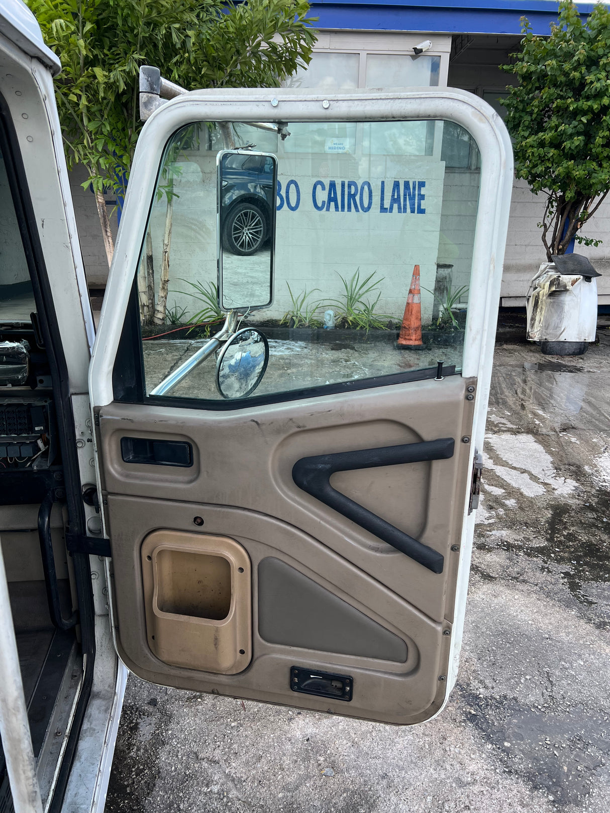 2005 International 9200i CAB Shell