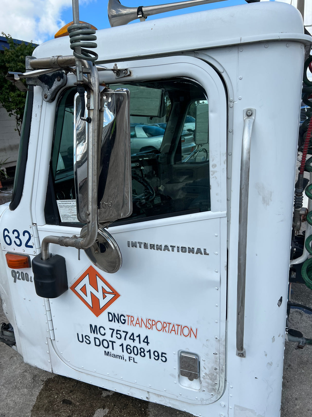 2005 International 9200i CAB Shell