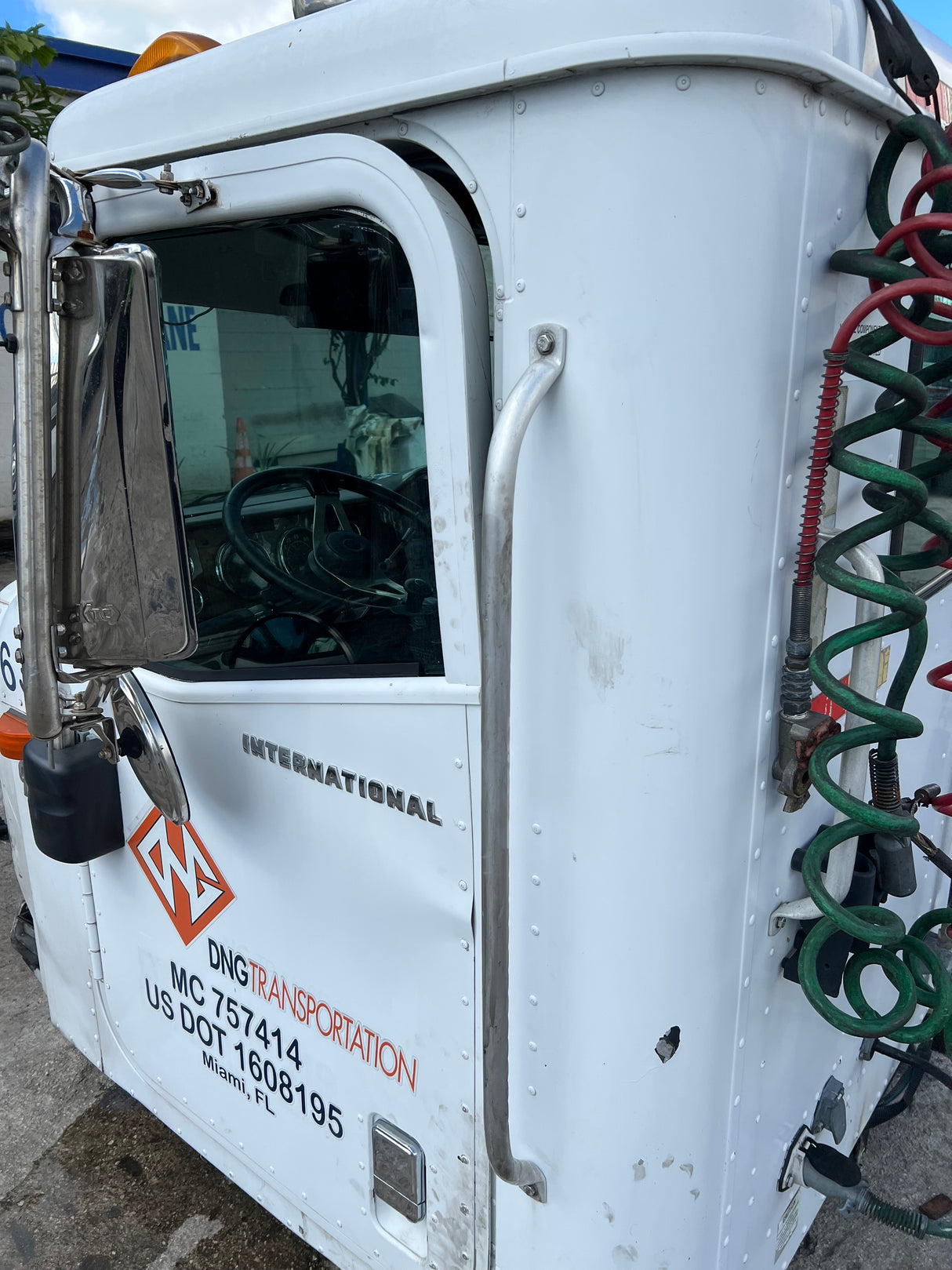 2005 International 9200i CAB Shell