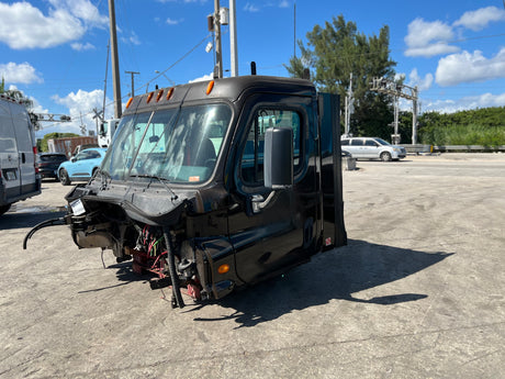2014 Freightliner Cascadia 113 CAB Shell