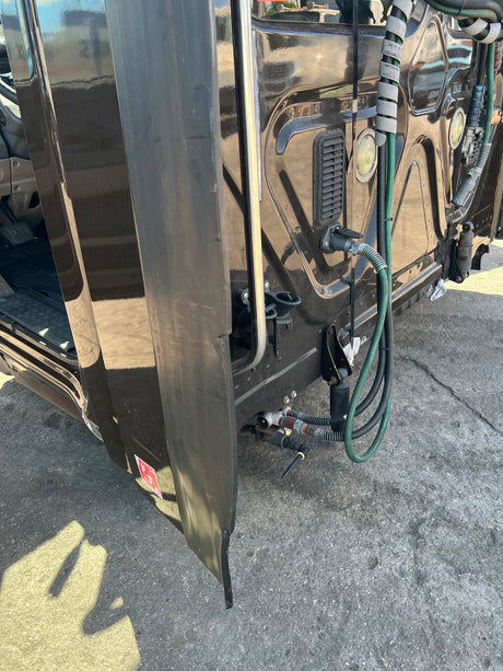 2014 Freightliner Cascadia 113 CAB Shell