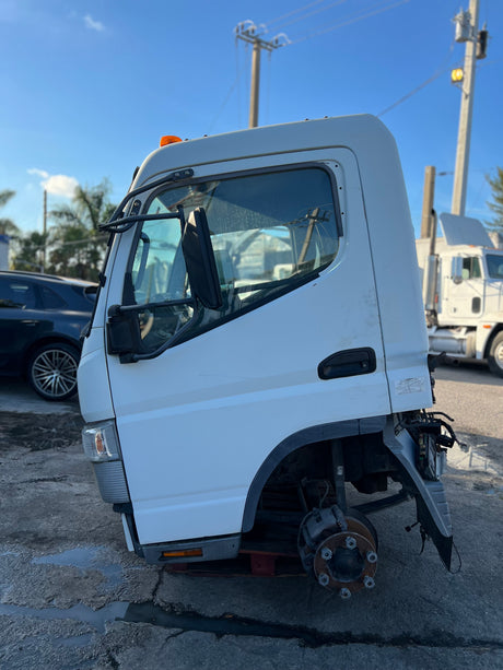 2012 Mitsubishi FEC72S CAB Shell