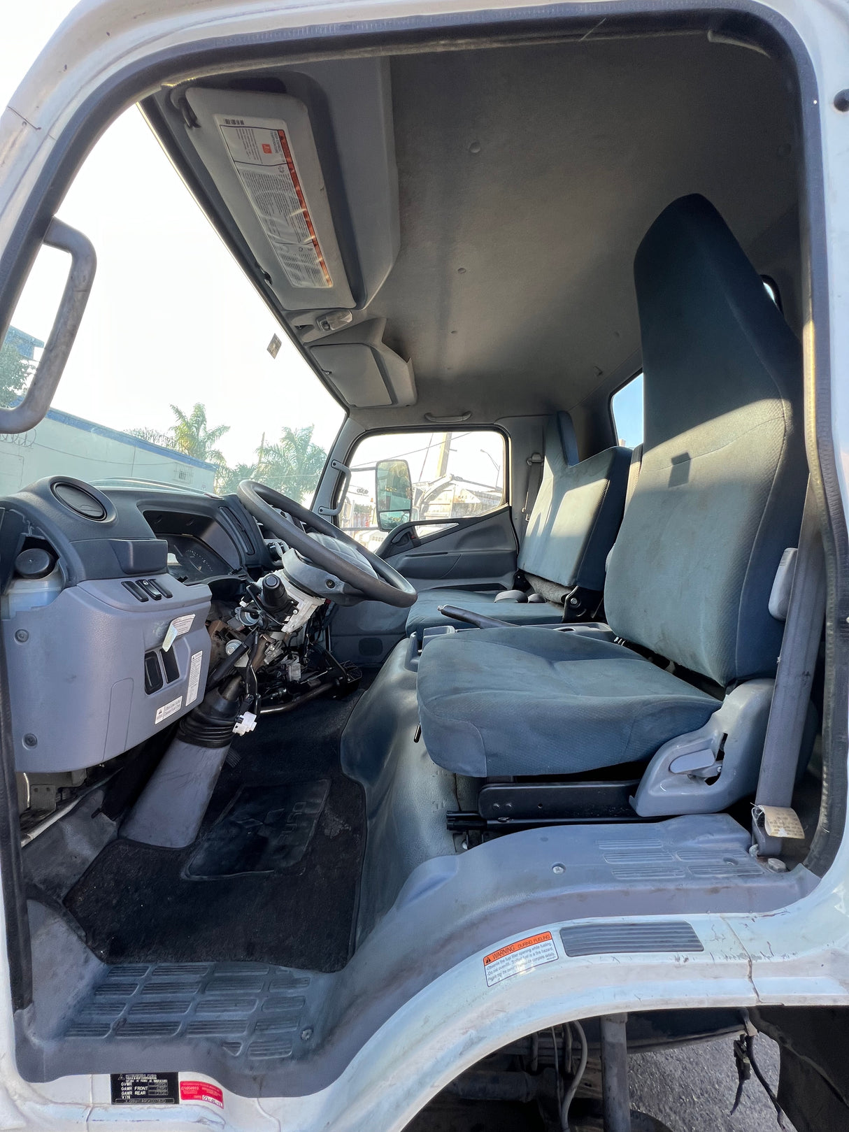 2012 Mitsubishi FEC72S CAB Shell