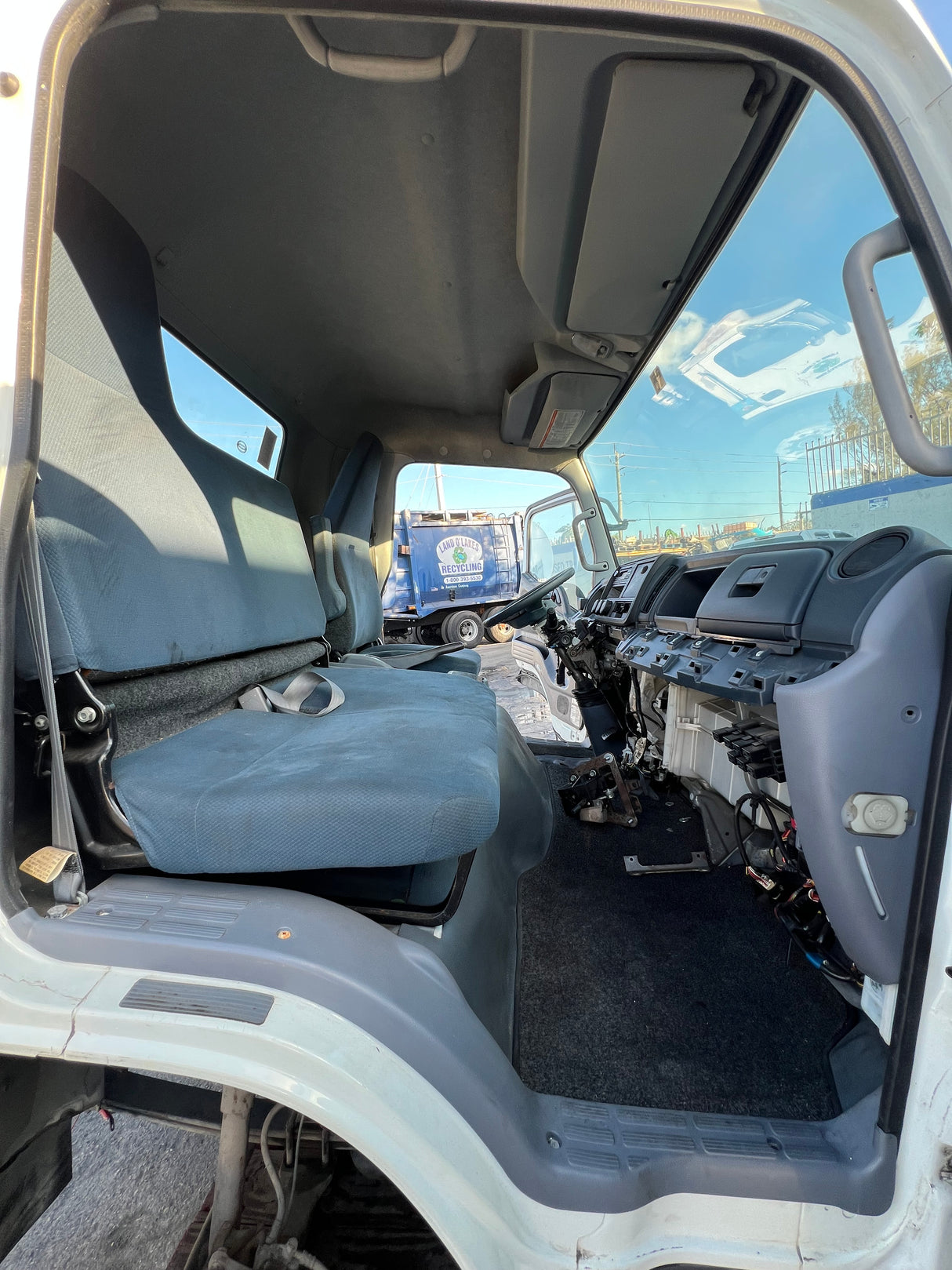 2012 Mitsubishi FEC72S CAB Shell