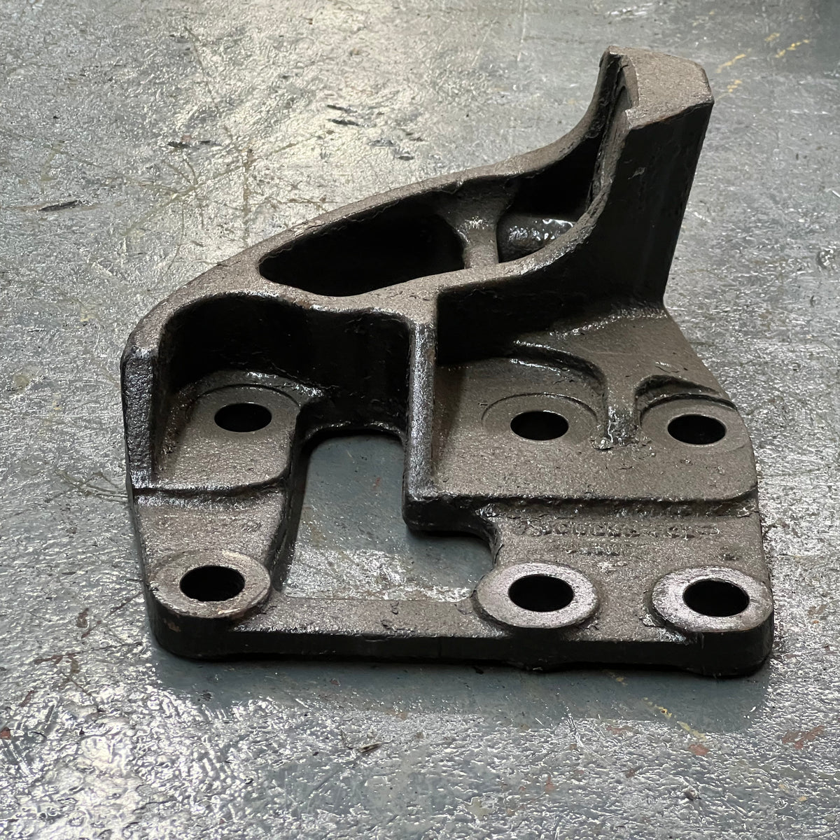 International Rear Offset Driver's Side Engine Mount P/N 3606384C2 For ...