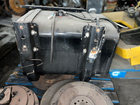 INTERNATIONAL 50G D-STY LSM (SVC) FUEL TANK Part # 3671324F91 WITH STEPS