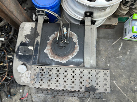 INTERNATIONAL 50G D-STY LSM (SVC) FUEL TANK WITH STEPS