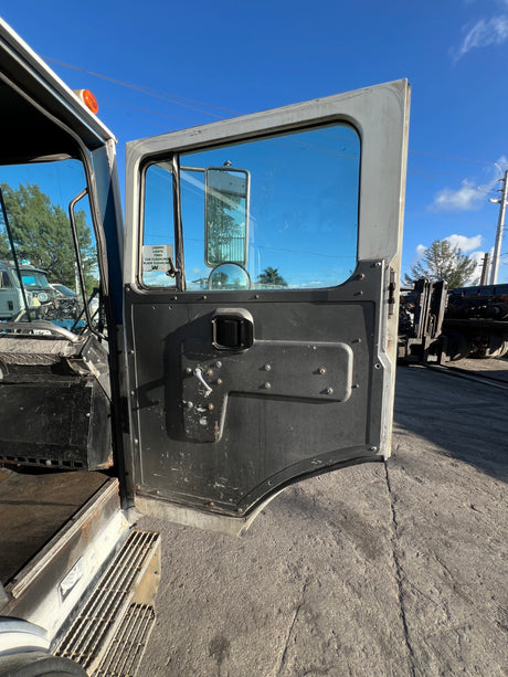 1999 Mack MR690S Forward Low CAB Shell