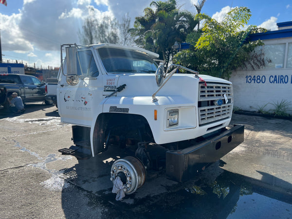 1994 FORD F700 Conventional CAB Shell