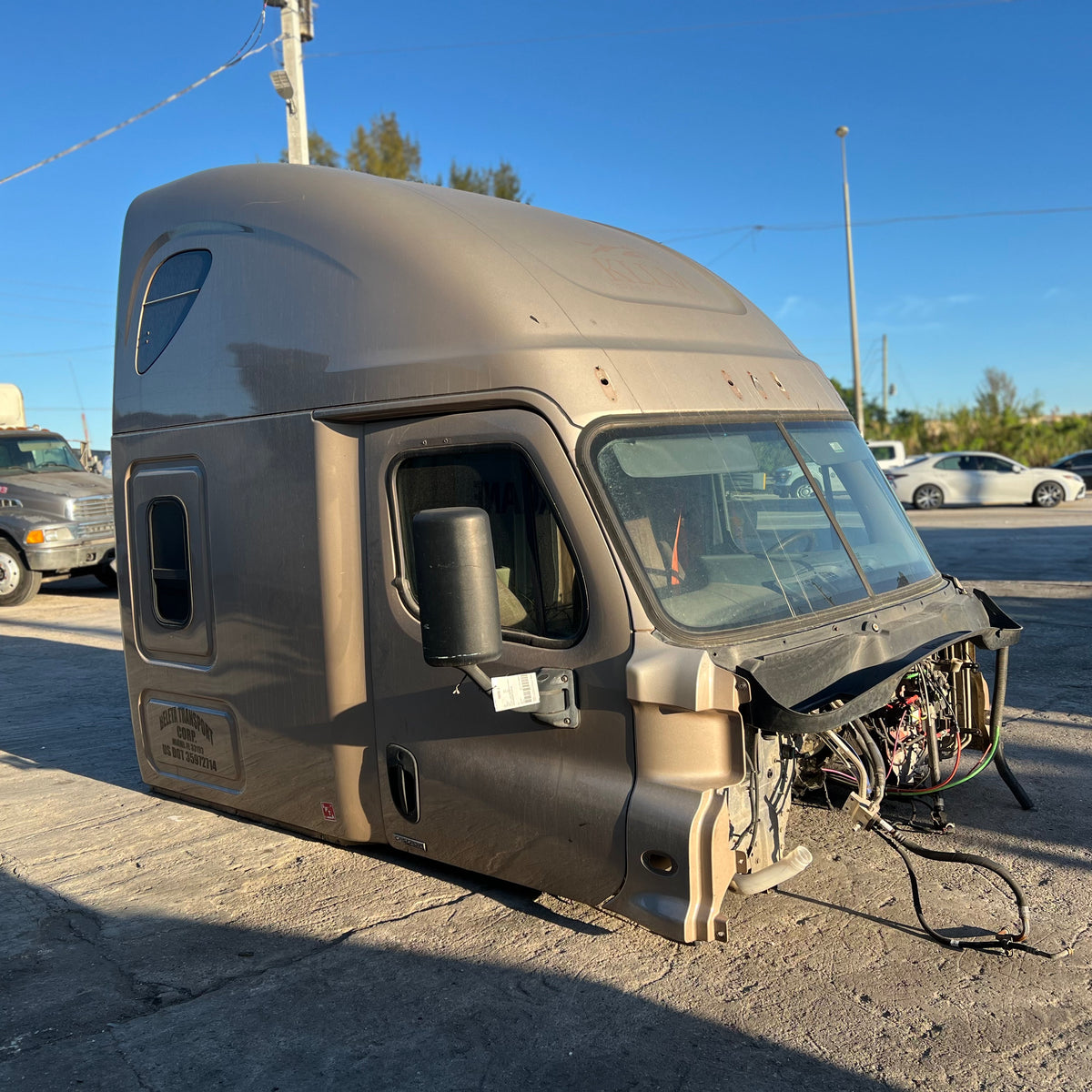 2016 Freightliner Cascadia 125 High Roof Sleeper CAB Shell – CA Truck ...