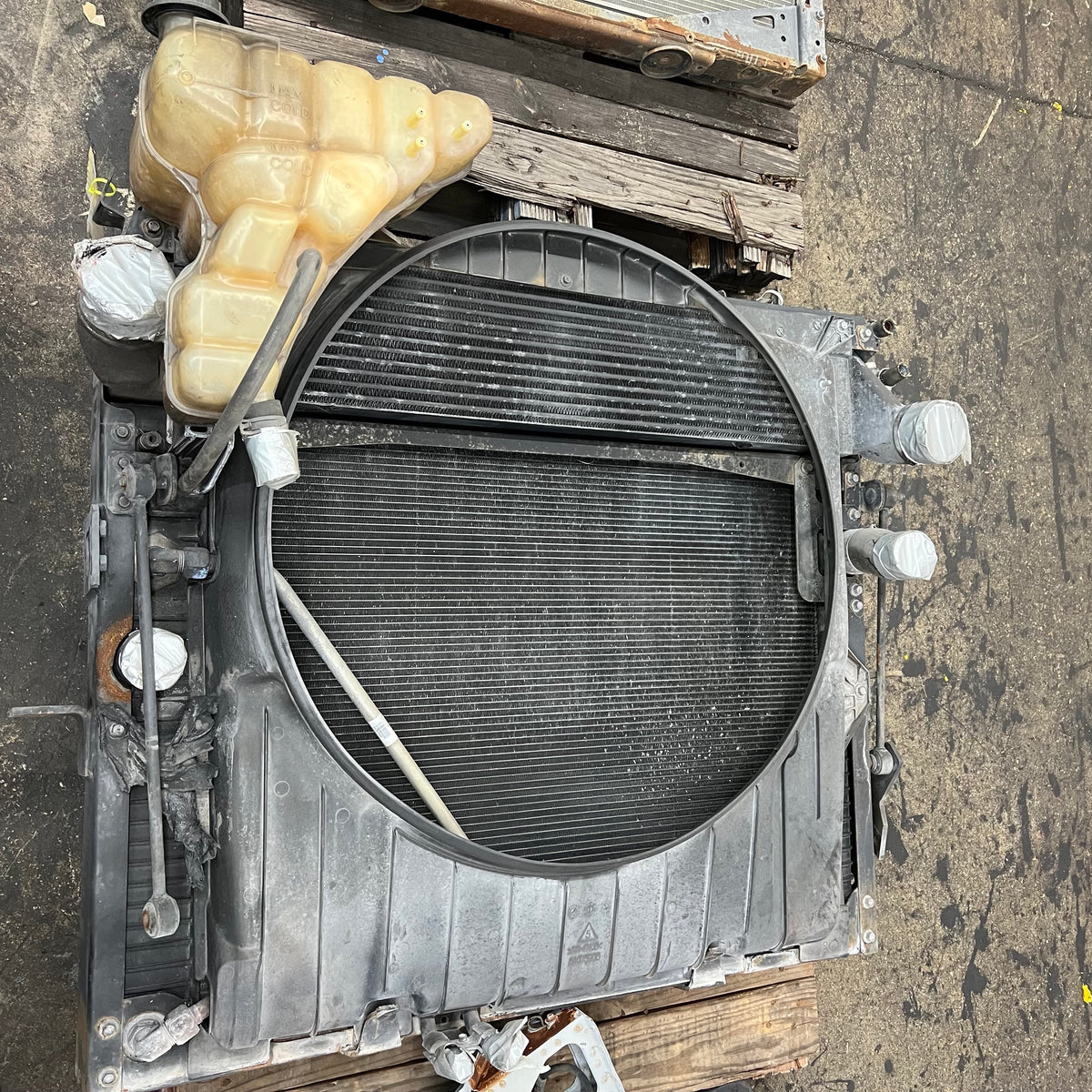2013 International DuraStar 4300 Cooling Assembly Part # 3023129D, Shr ...