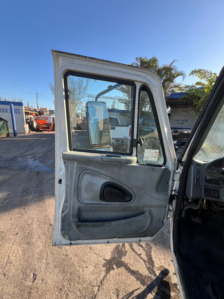 2004 International 8600 CAB For Sale