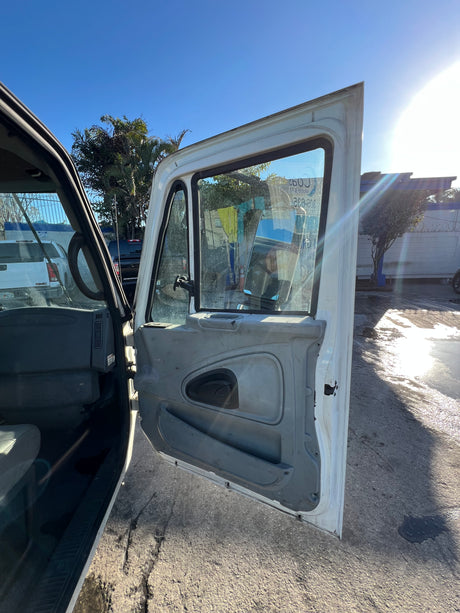 2004 International 8600 CAB For Sale
