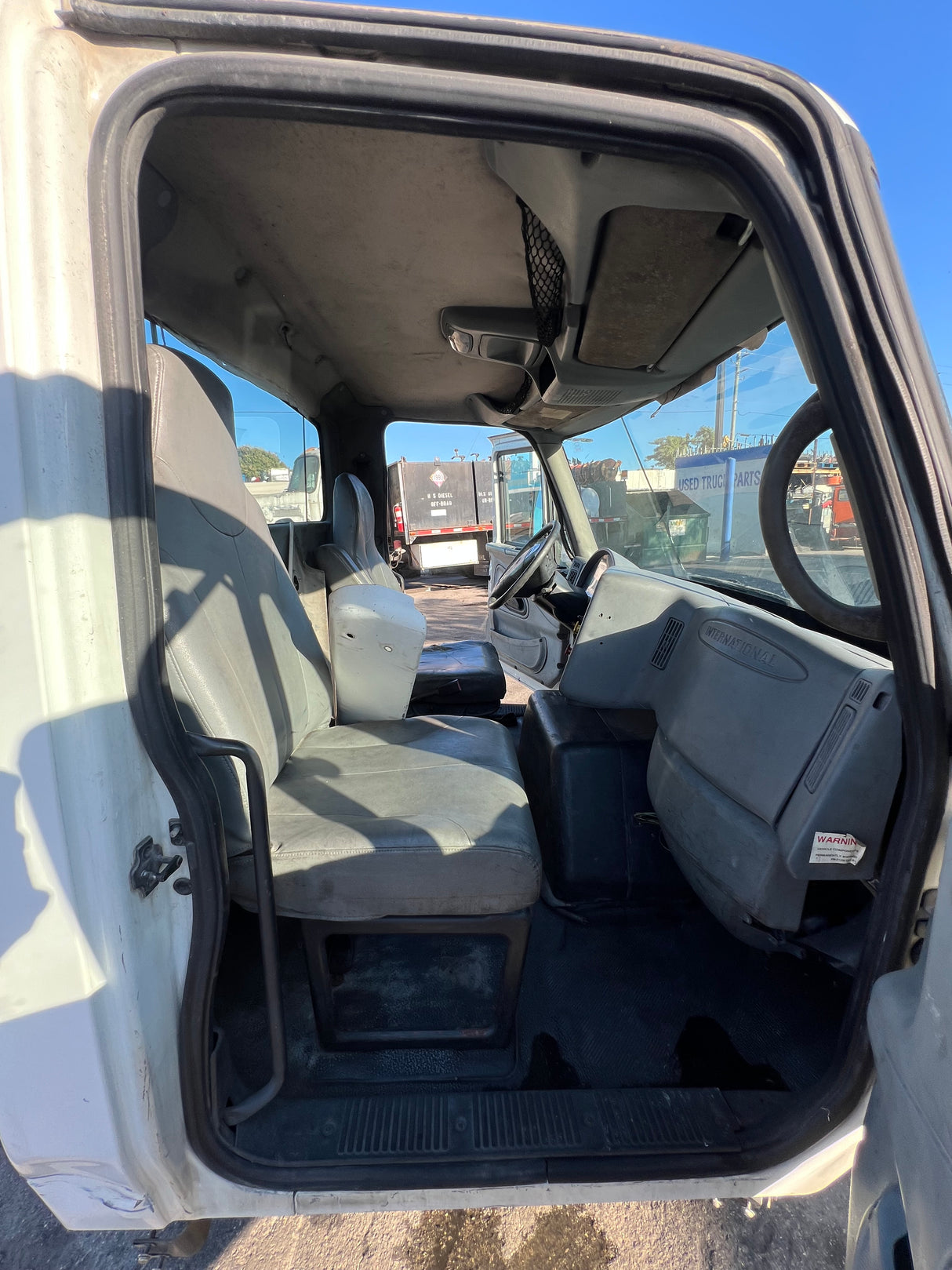2004 International 8600 CAB For Sale