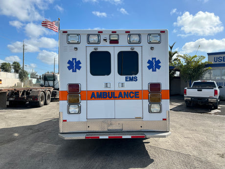 2009 FORD E450 SUPER DUTY Full-Size Van Ambulance/ Truck