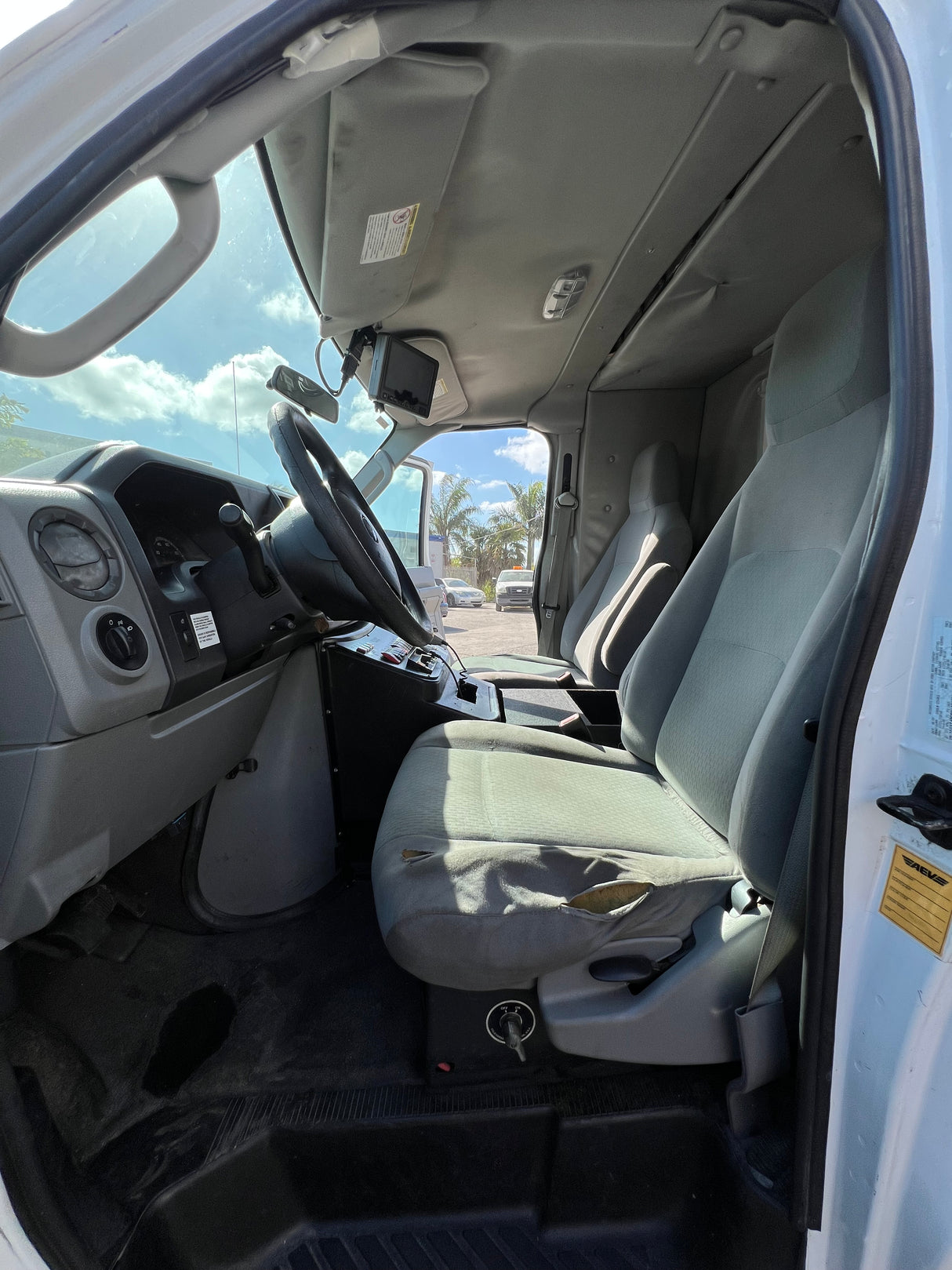2009 FORD E450 SUPER DUTY Full-Size Van Ambulance/ Truck