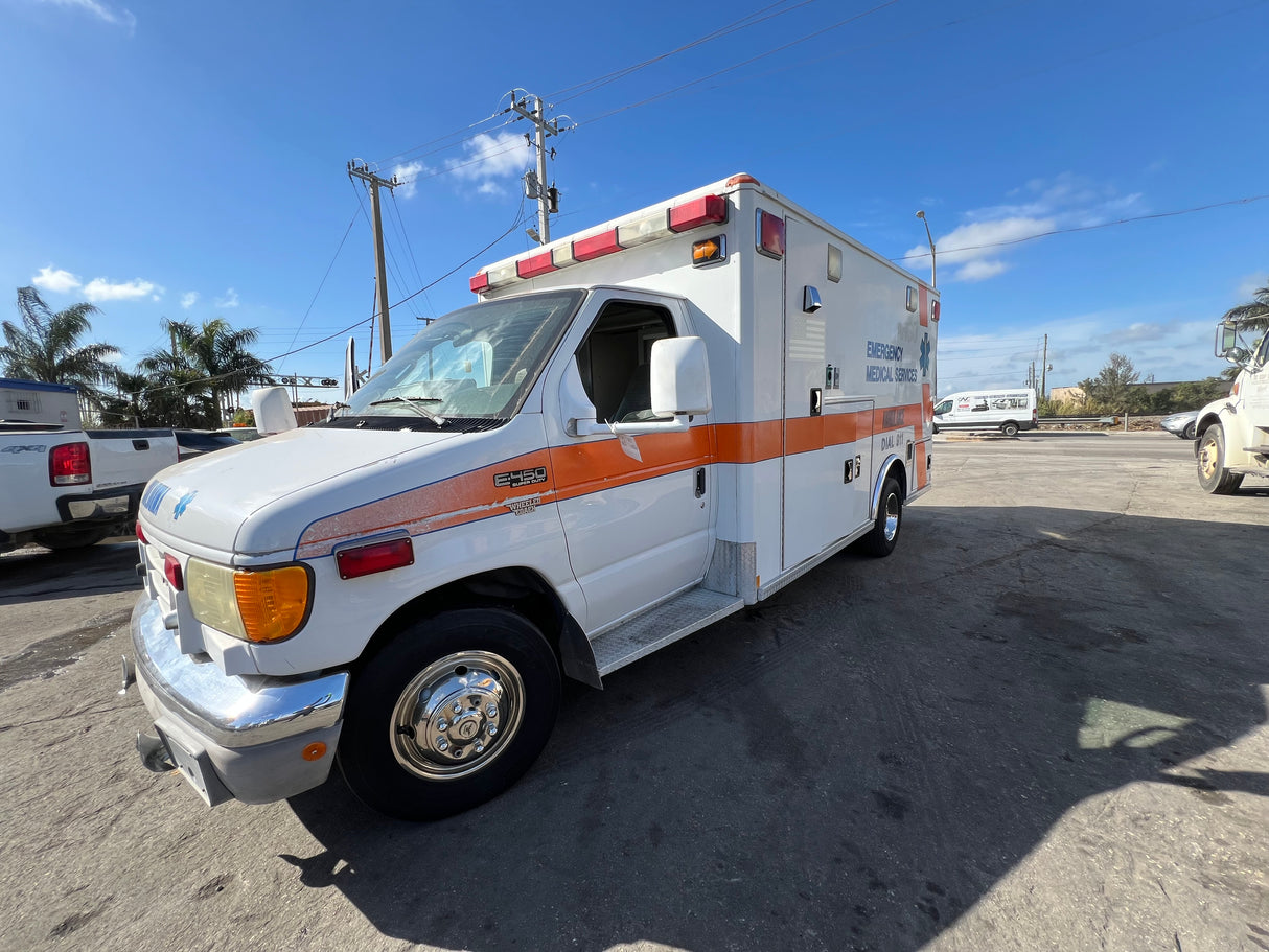 2003 FORD E450 SUPER DUTY Full-Size Van Ambulance/Truck