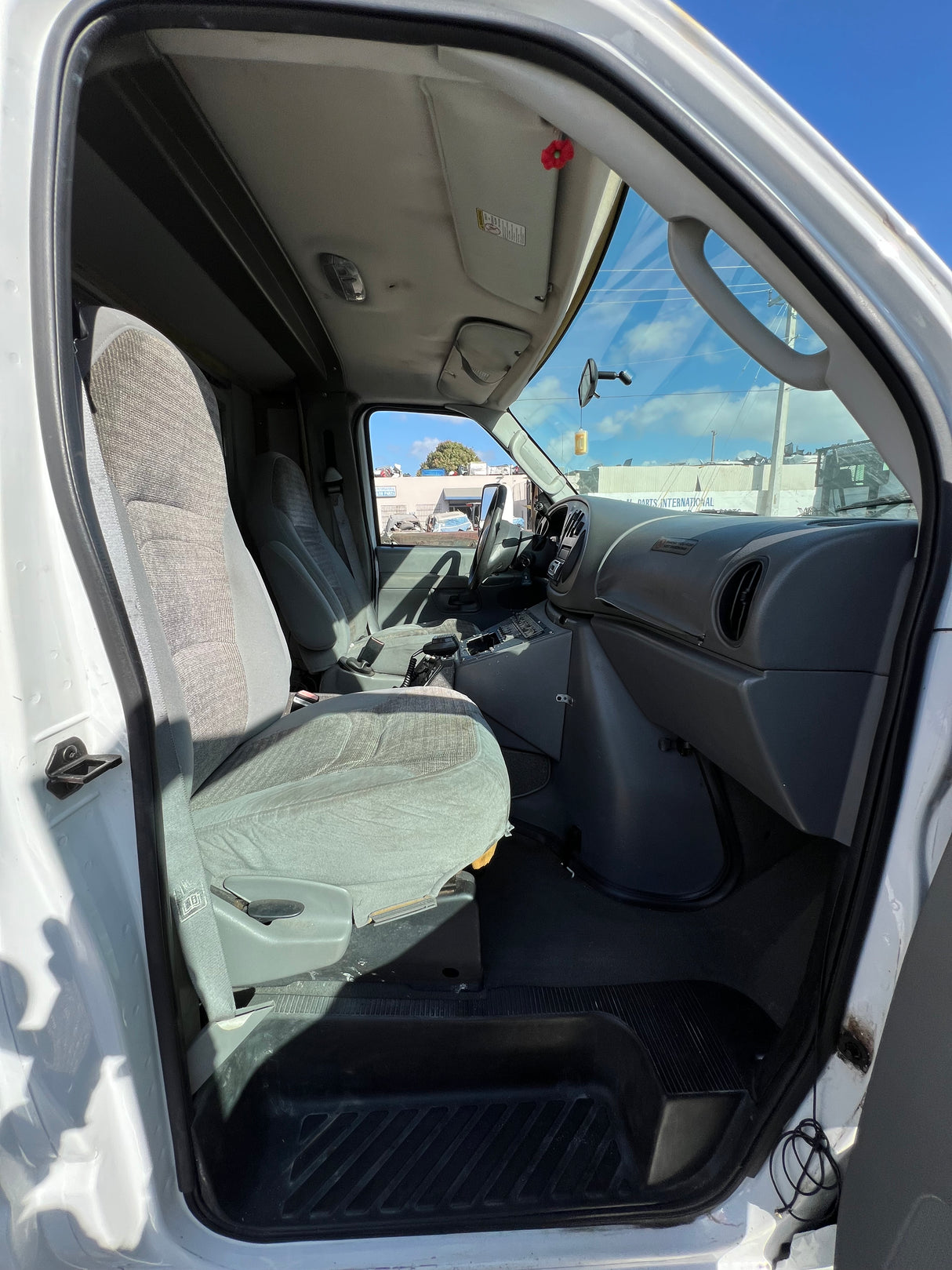 2003 FORD E450 SUPER DUTY Full-Size Van Ambulance/Truck