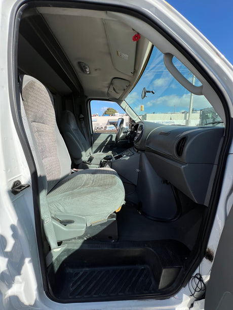 2003 FORD E450 SUPER DUTY Full-Size Van Ambulance/Truck