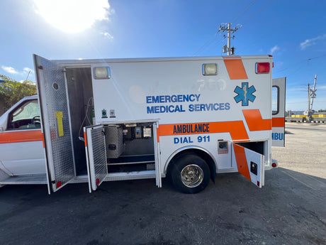 2003 FORD E450 SUPER DUTY Full-Size Van Ambulance/Truck