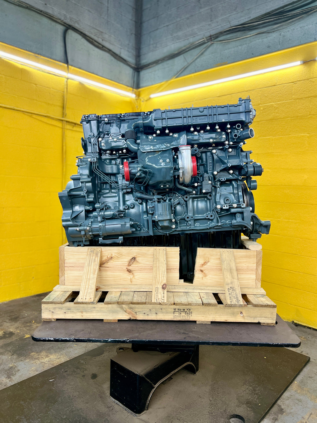 2014 Detroit DD13 Diesel Engine For Sale, 471927S