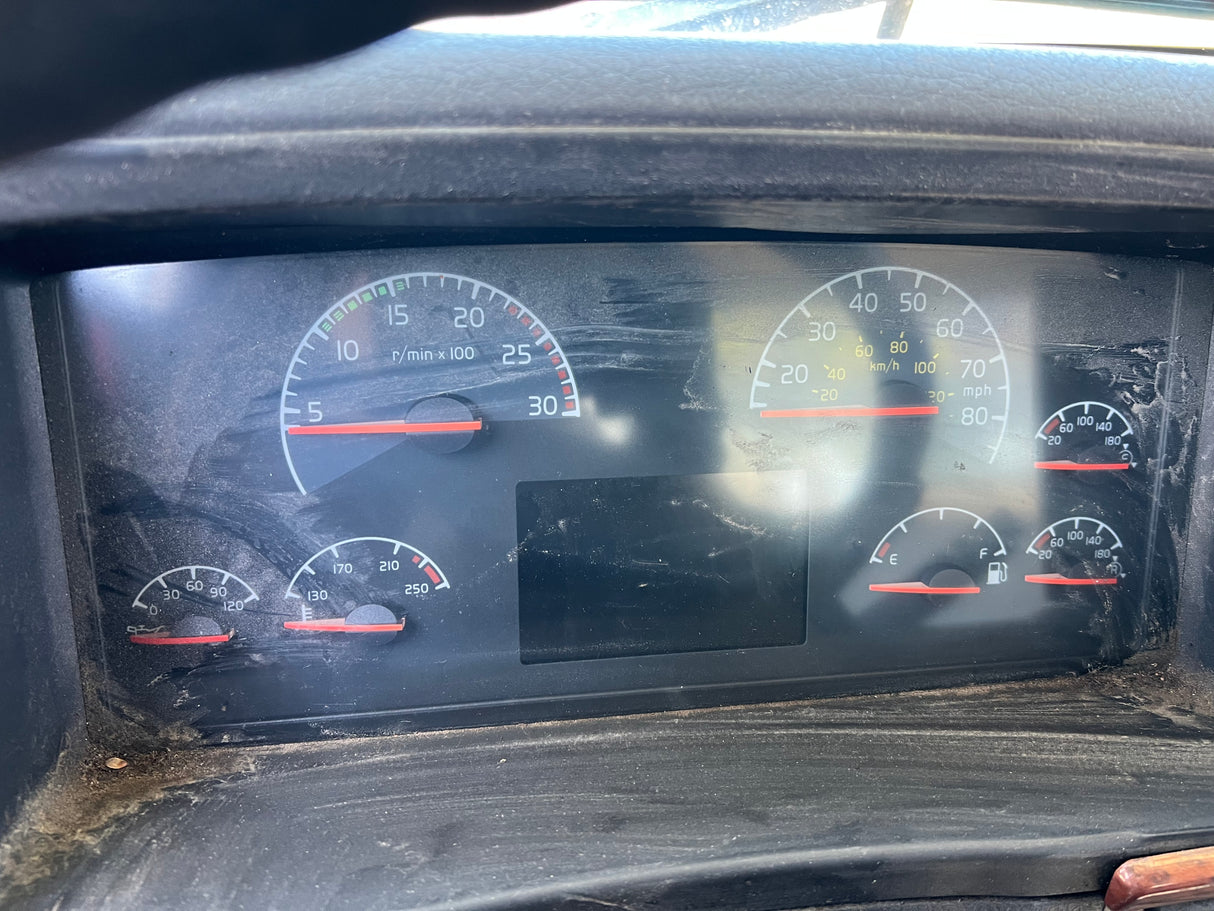 2006 VOLVO VNL NEW-GENERATION CAB SHELL For Sale