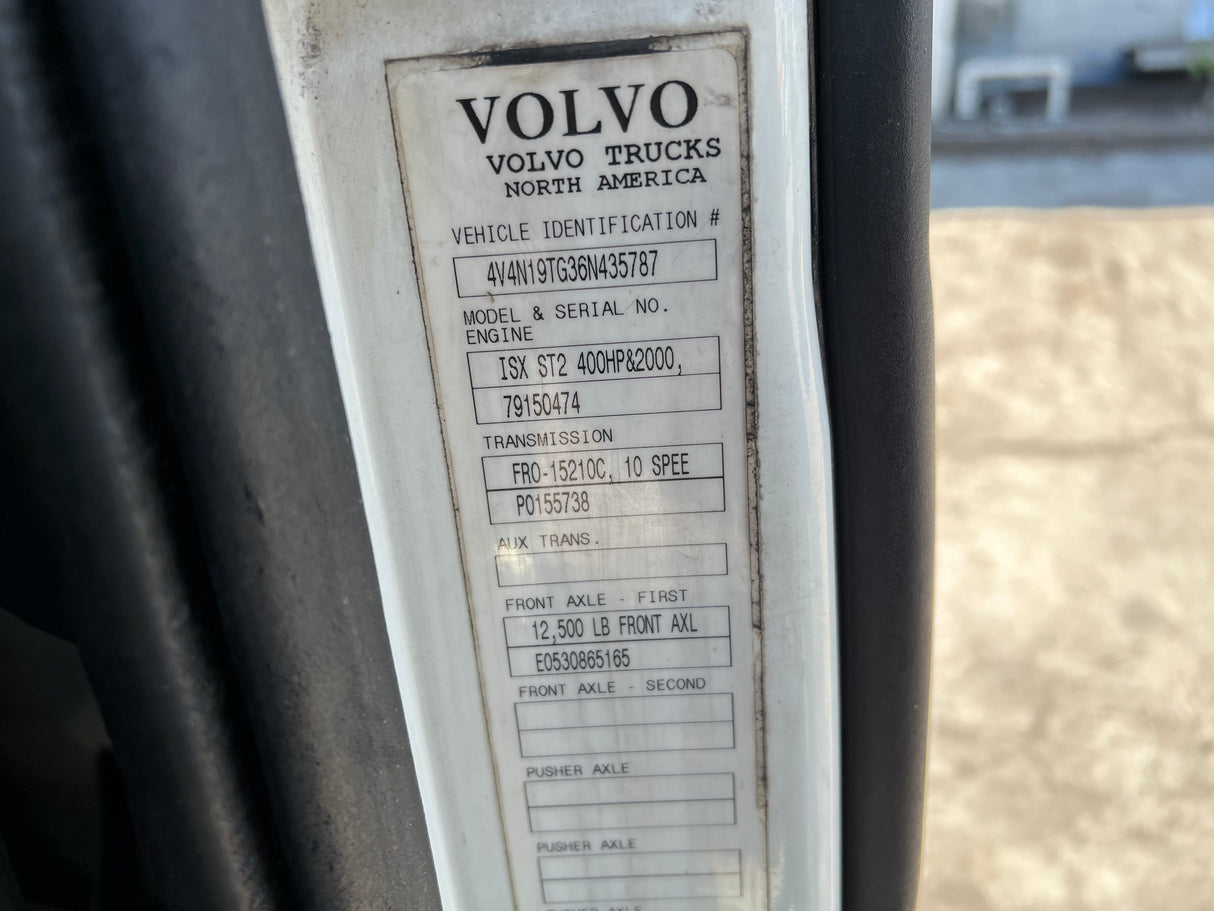 2006 VOLVO VNL NEW-GENERATION CAB SHELL For Sale