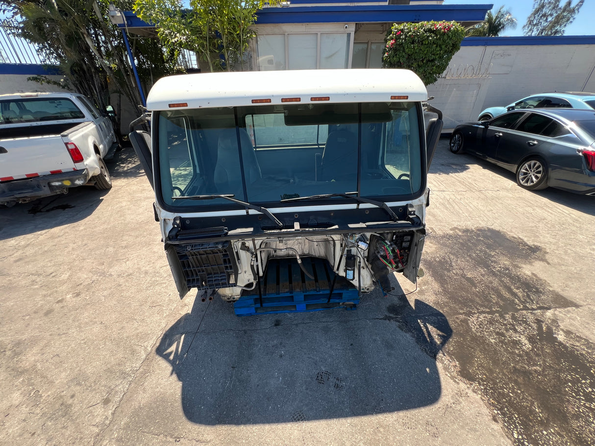 2006 VOLVO VNL NEW-GENERATION CAB SHELL For Sale