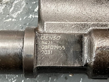 2004 Isuzu 4HK1-TC Denso 5471 / 7031 Fuel Injectors w/ Glow Plugs & Wiring Harness w/ Bolts