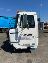 Volvo VNL Cab