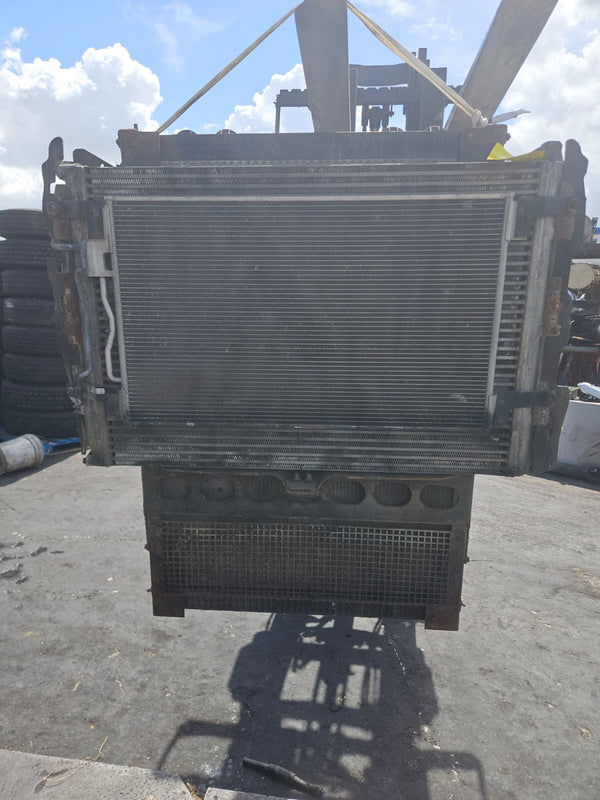 2005 Freightliner Columbia 120 Cooling Assembly Part # 1E6068