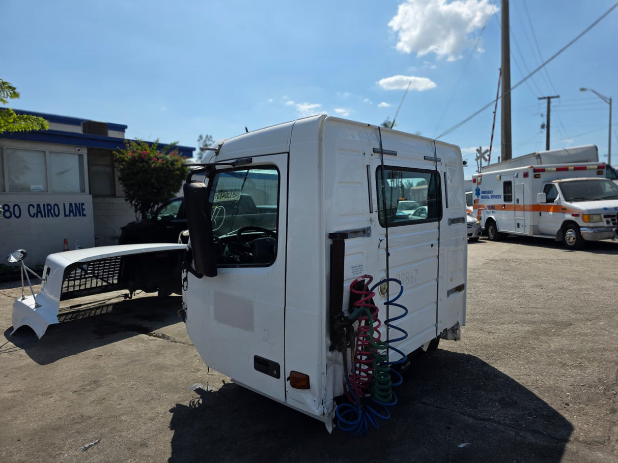 2007 VOLVO VNL CONVENTIONAL NEW GENERATION CAB SHELL FOR SALE